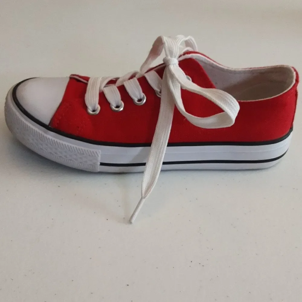 Lucky‎ Brand Sneakers Red Low Tops Unisex Rubber Toe Caps Lace Up Kids Size 2